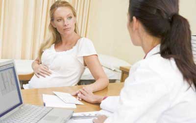 беременная на приеме у врача